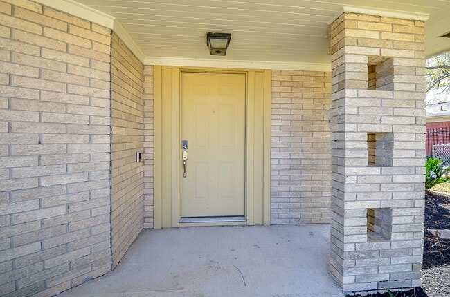 Photo - 414 Lakeview Dr