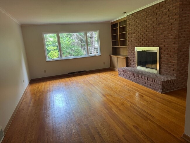 Photo - 2030 Chardon Rd
