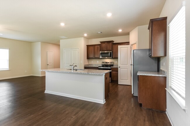 Photo - 138 Innis Brk Cir