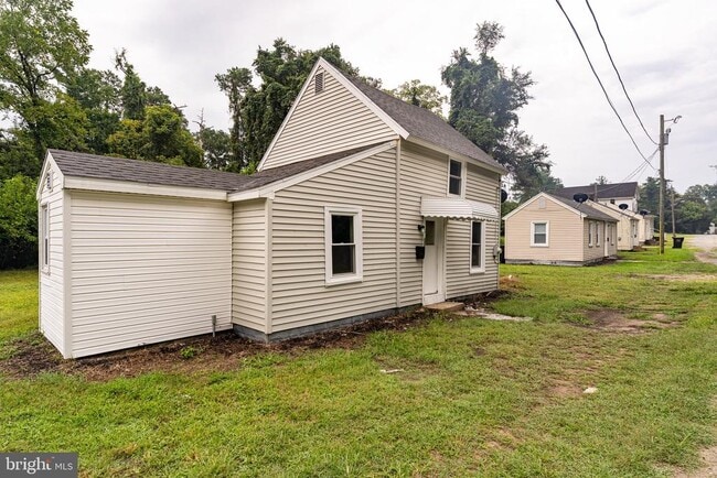 Building Photo - 119 Davis Ln