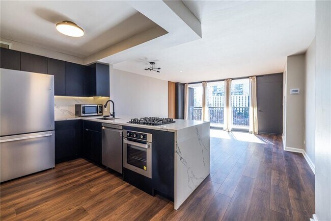 Building Photo - 620 Peachtree St NE Unit 411