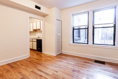 Building Photo - 3912 N Janssen Ave Unit 2