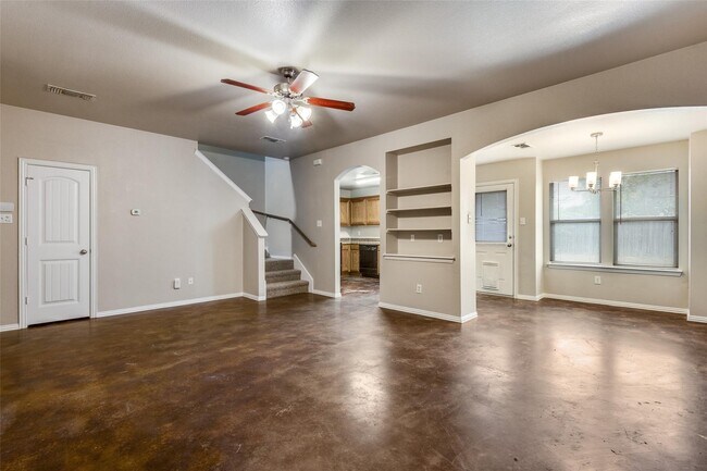 Photo - 606 E College Ave