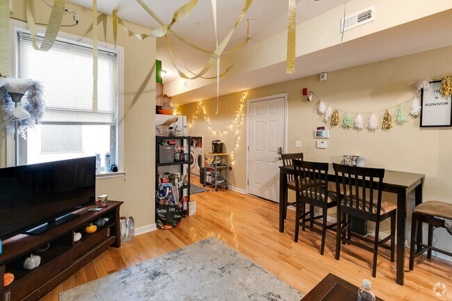 Building Photo - 1816 N 17th St Unit B Rental