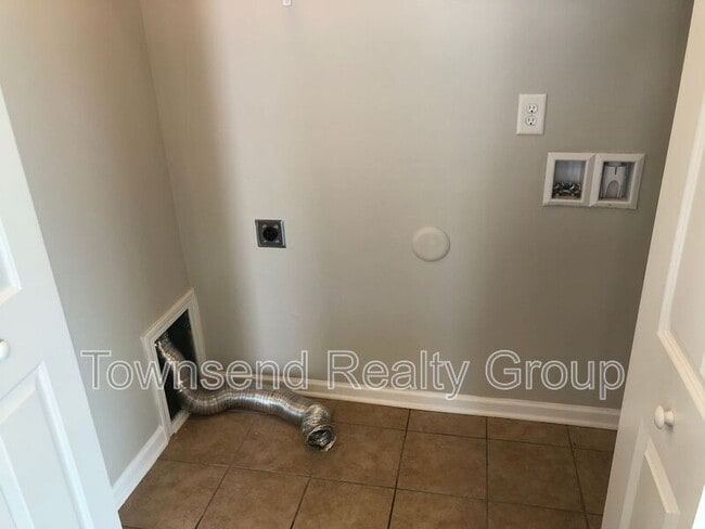 Photo - 1857 Aston Mill Place