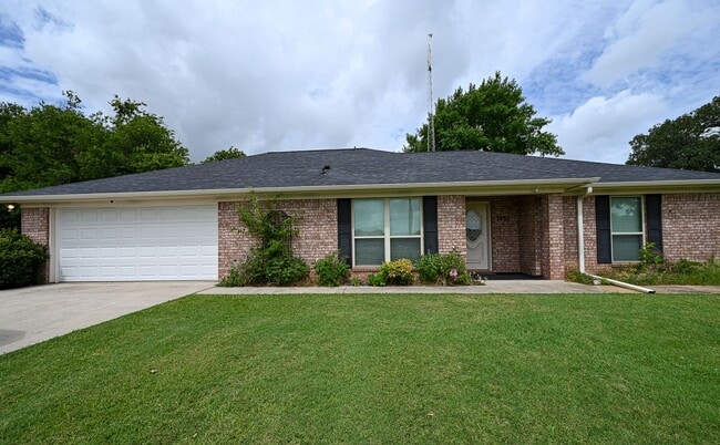 Building Photo - 3 Bed 2 Bath SFR in Decatur