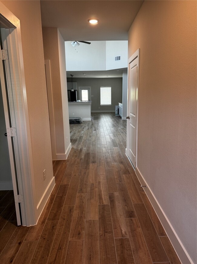 Photo - 359 Twin Lakes Blvd W