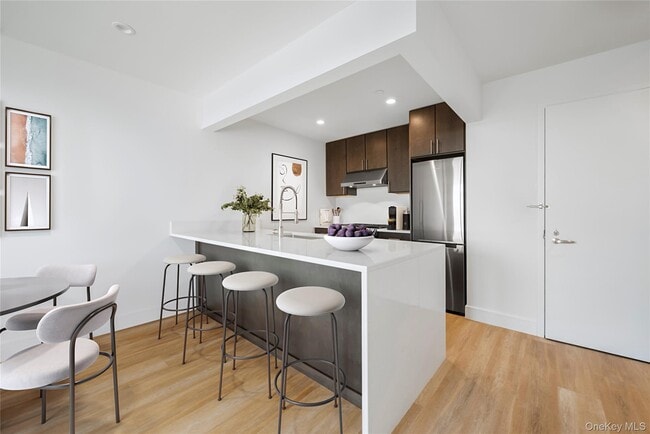 Photo - 28-15 35th St