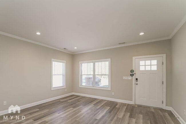 Photo - 2112 Middale St