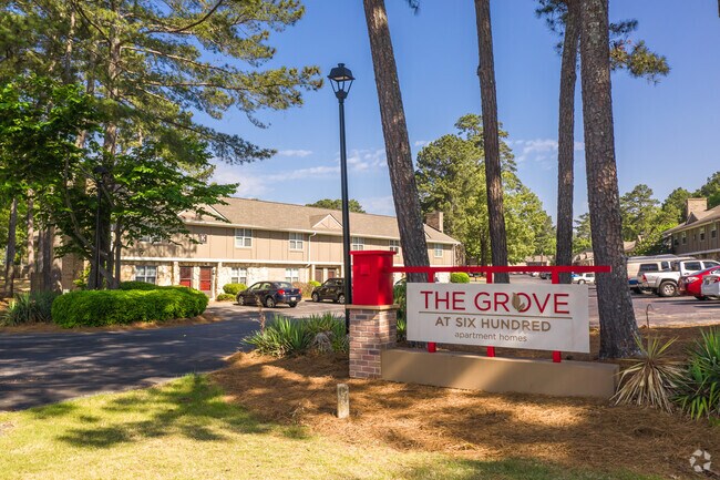 Grove at Six Hundred