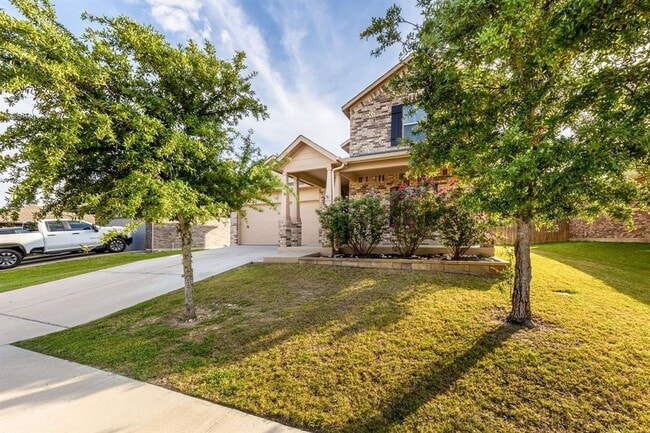925 Woodduck Trail