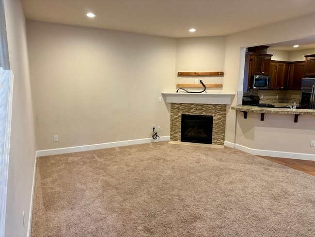 Photo - Awesome North Bethany TH w/ Air Con and private yard too.