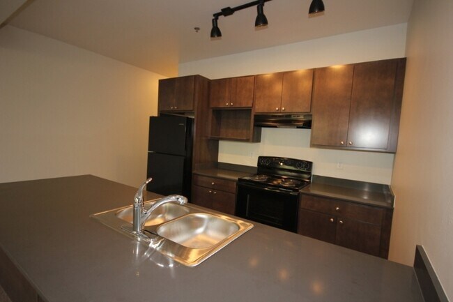 Photo - 718 Edgewood Pl