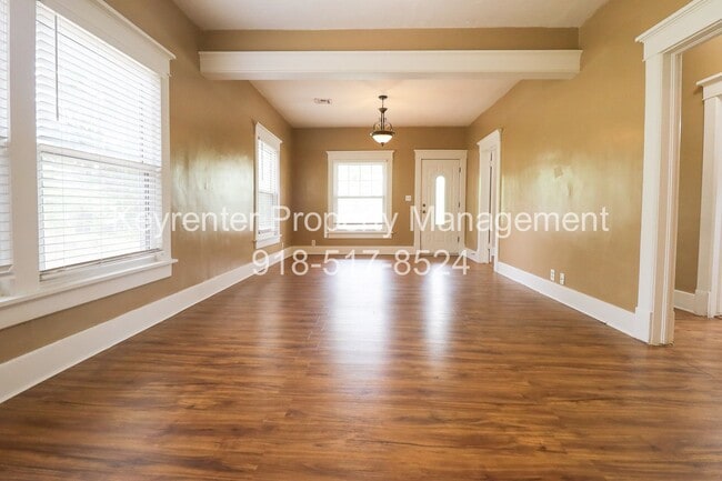 Photo - 3 Bed 1 Bath in beautiful location!