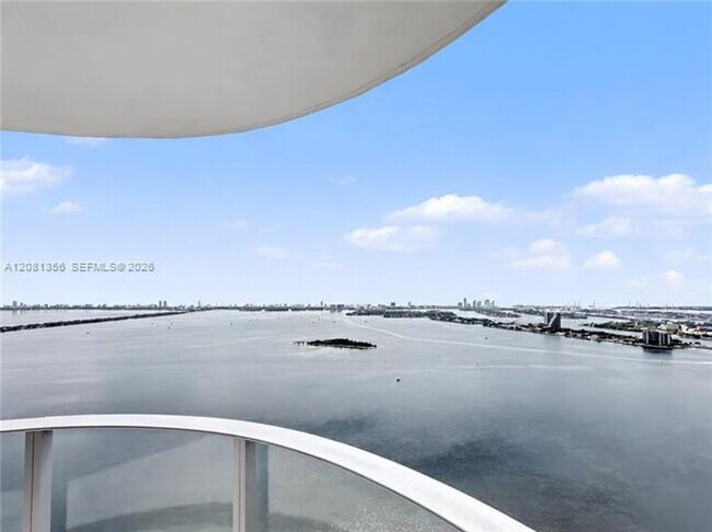 Photo - 700 NE 24th St