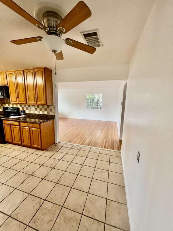 Photo - 280 Markham Ave