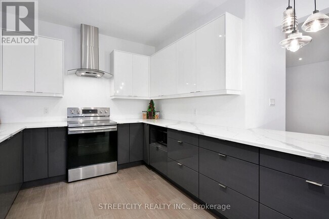 Photo - 1820 Canvas Way