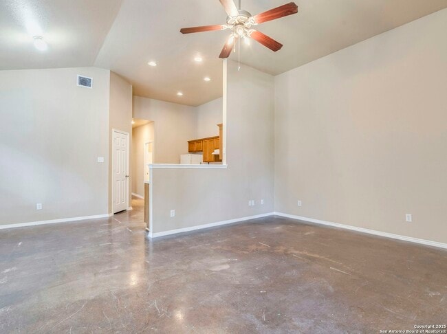 Photo - 5723 Golf Heights