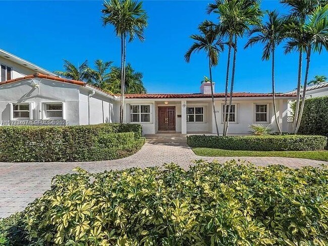 Building Photo - 5371 N Bay Rd