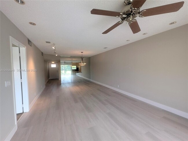 Photo - 820 S Hollybrook Dr Unit 303