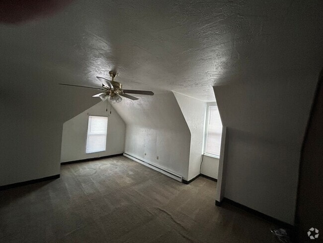 Building Photo - 120 S Graham St Unit 3 Rental