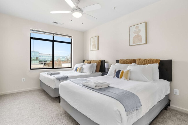 Photo - 305 10th Street South Unidad FL4-ID1048677P