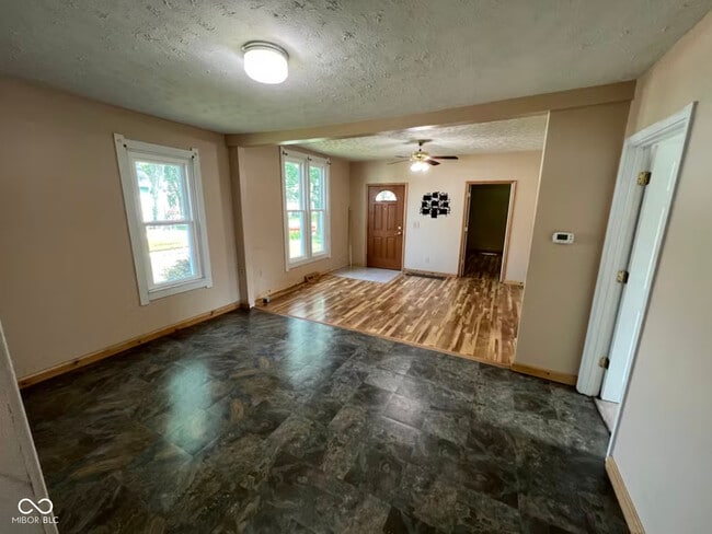 Photo - 448 W King St