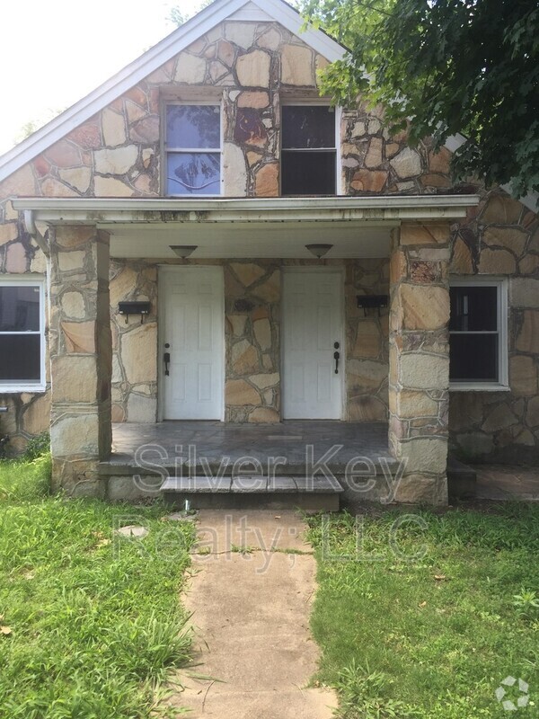 Building Photo - 130 S Jackson St Rental