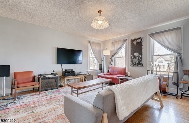 Photo - 318 Claremont Ave