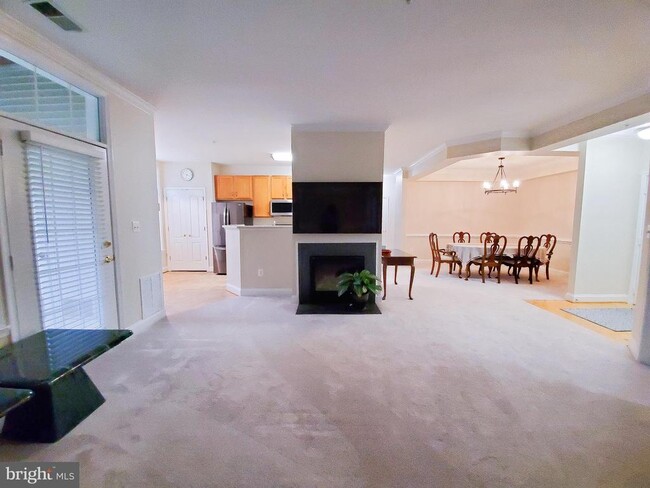 Photo - 2115 Ganton Green Unidad 111