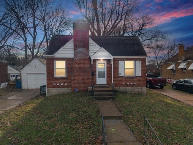 Building Photo - Section 8 Welcome ! Spacious 3 Br / 1 BA Home For Rent in Ferguson