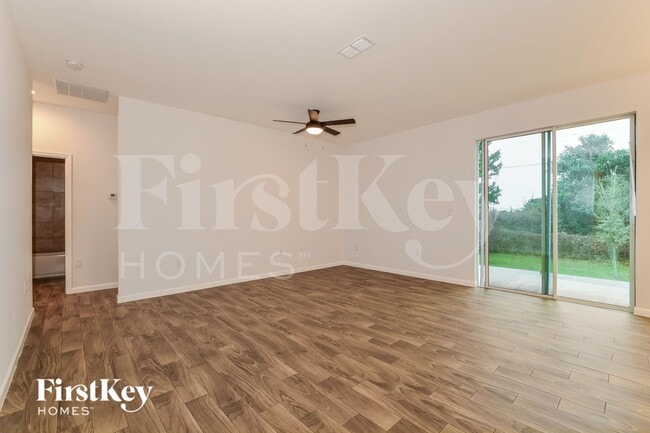 Photo - 1050 E Lombardy Dr