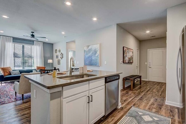 Photo - Woodridge at Grand Central Park