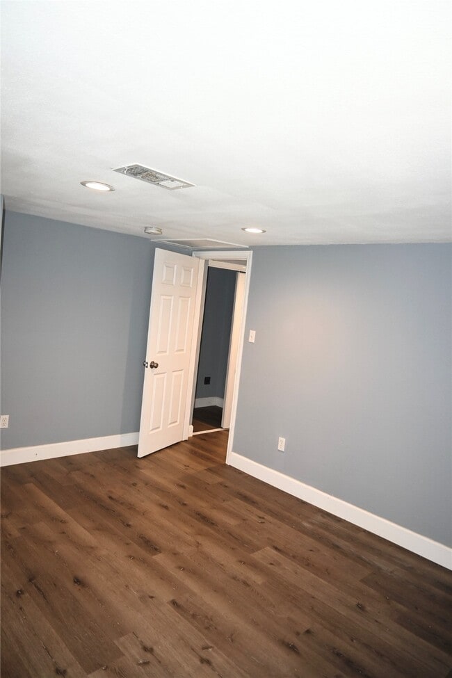 Photo - 2322 Central St