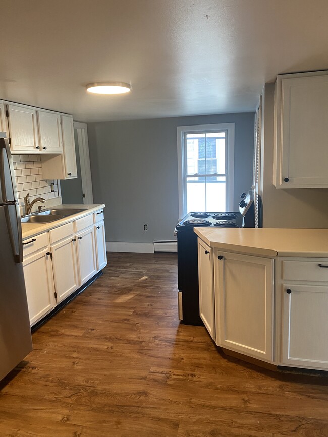 Building Photo - 51 Chase St Unit 2 Rental