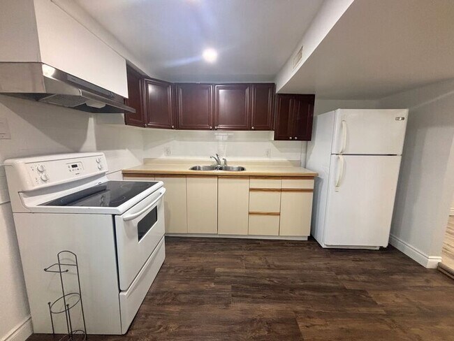 Photo - 115 Green Rd Unit 2