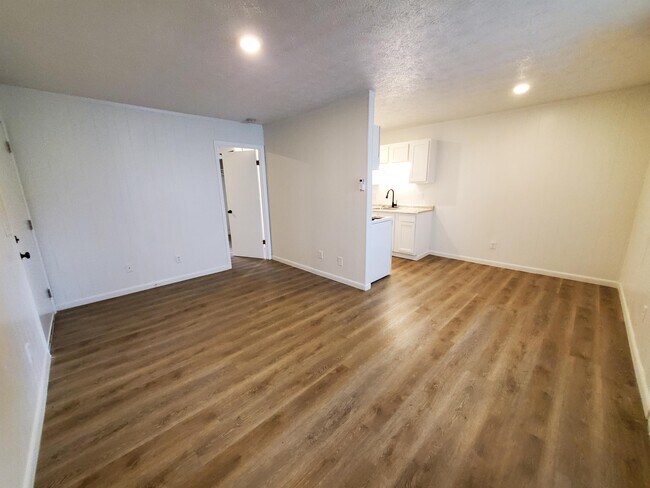 Photo - Carolina Drive - Greenville - 822