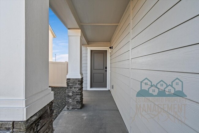 Photo - 3891 N Chelmsford Ave