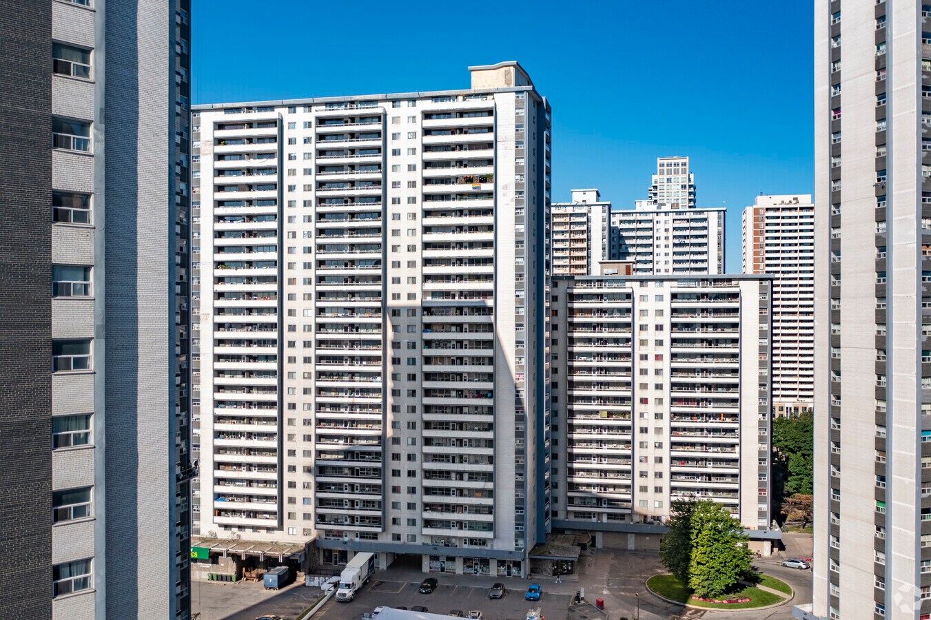 Photo - Wellesley Parliament Square
