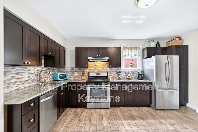 2835 Edwards Wy