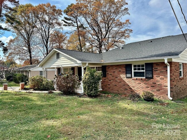 Photo - 2063 Eaton Rd