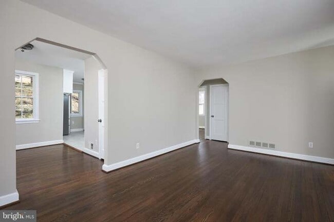 Photo - 221 Dale Dr
