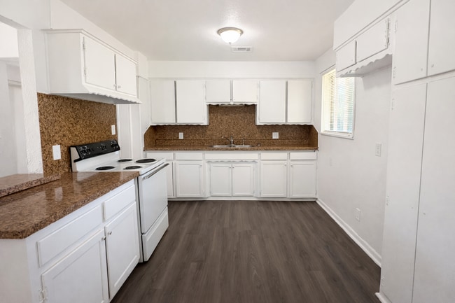 Photo - 2333 Becker Pl