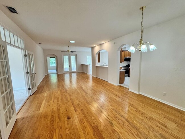 Photo - 20634 Queen Alexandra Dr