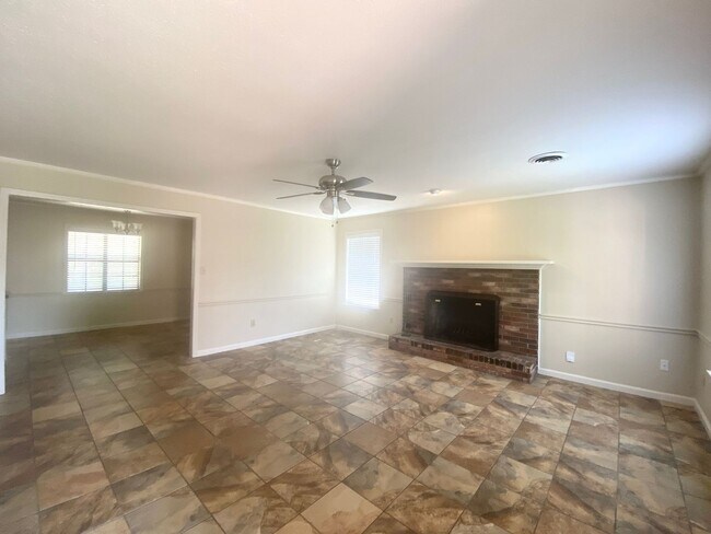 Photo - 712-714 Tracewood Unit 712