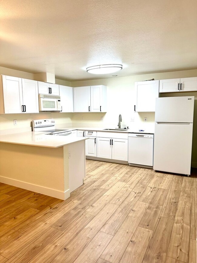 Photo - u2837-u2839 Unit 2837