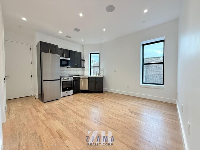 Photo - 340 Broadway Apartment Unit 2B