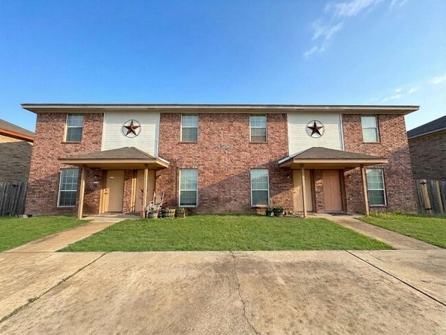 Building Photo - 4506 Sylvia Dr