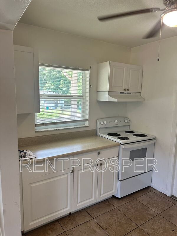 Photo - 711 W Franklin Ave