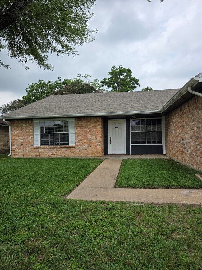 Building Photo - 19410 Westhaven Dr
